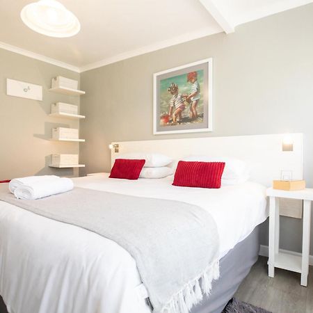 Отель Rouana Guest Farm Стелленбос Экстерьер фото